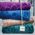 پتو تک نفره لاله مهرگان طرح زنبق گلدار